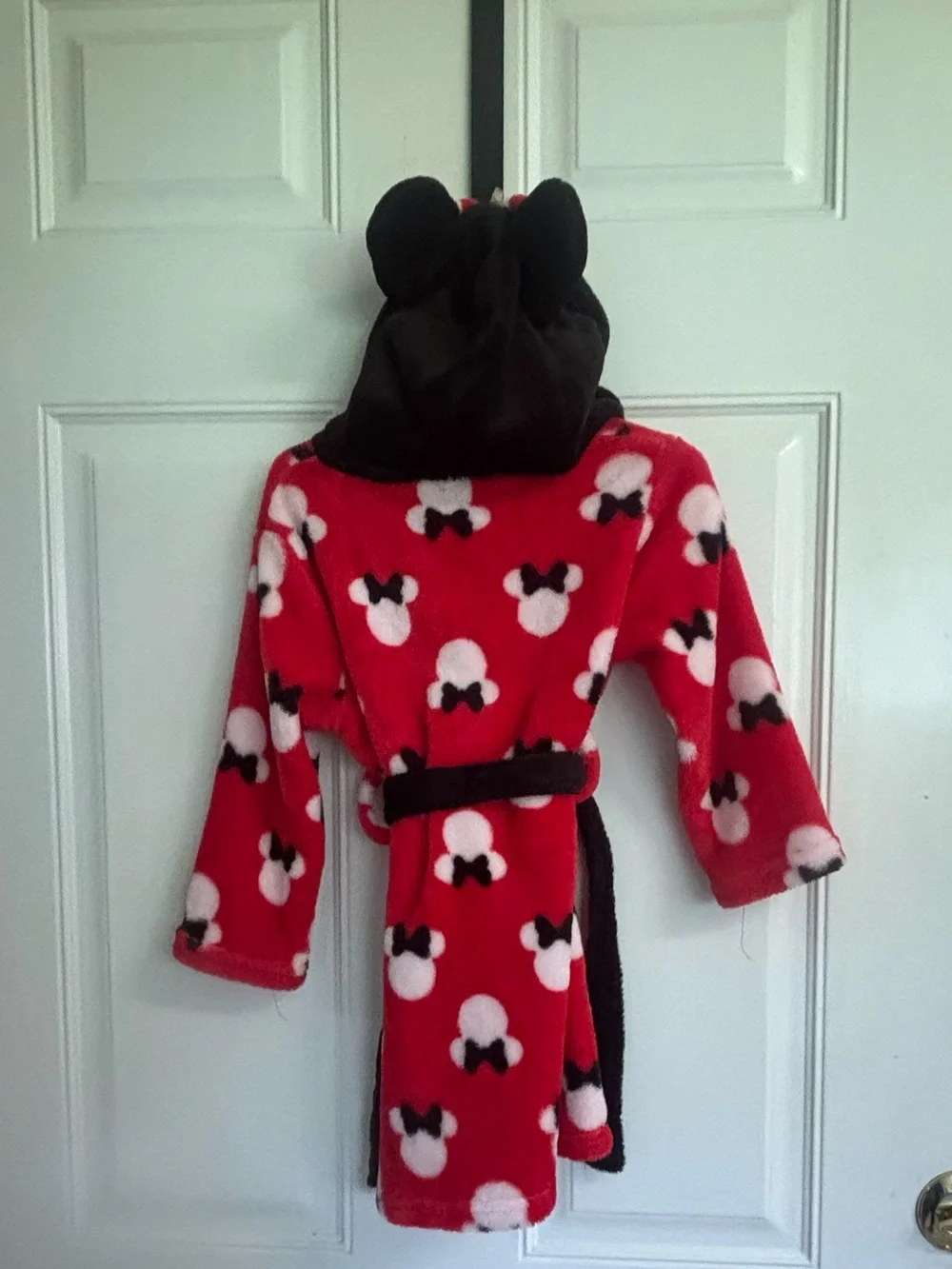 2T/3T Disney Minnie Mouse red fleece hooded bathrobe with a black tie belt. EUC